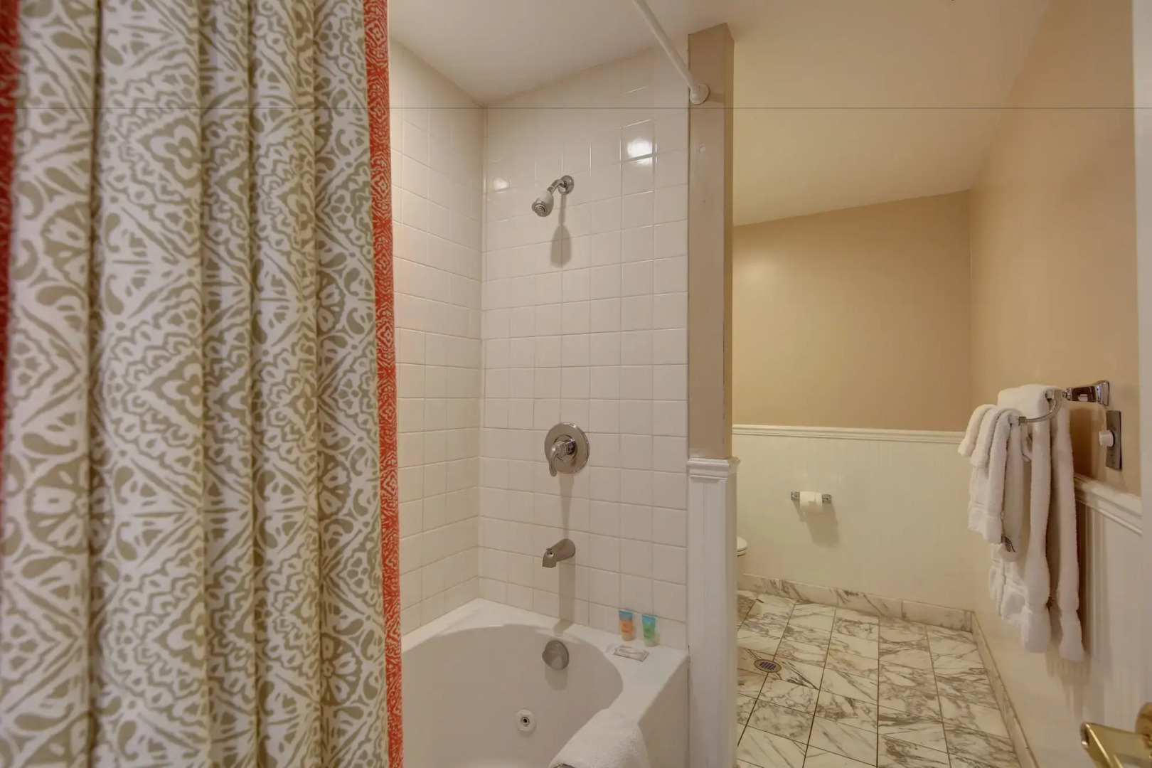 Glenmore Plaza Hotel