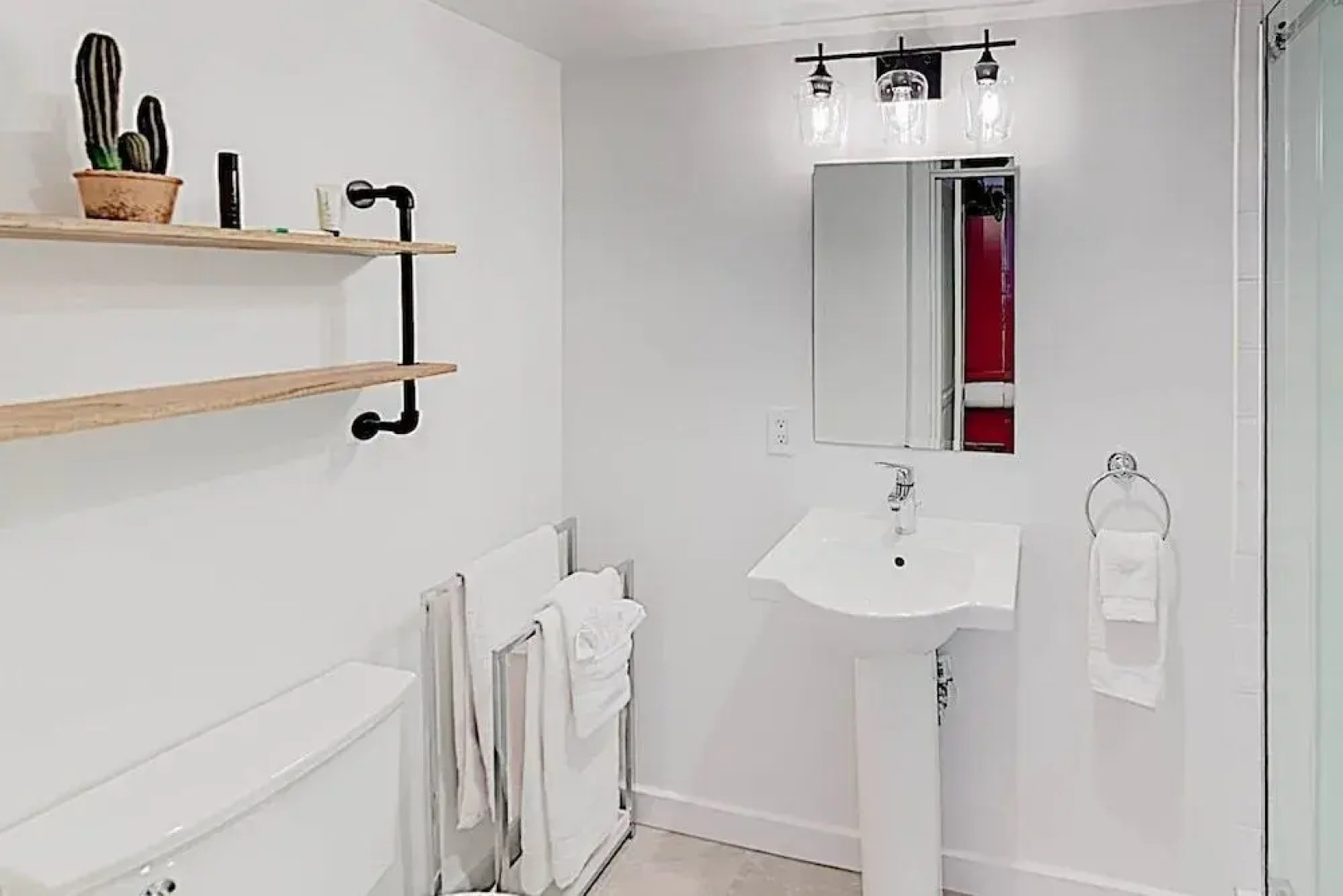 Sunny Hotel Room Corner Unit 1 Bedroom 1 Bathroom Hotel Room