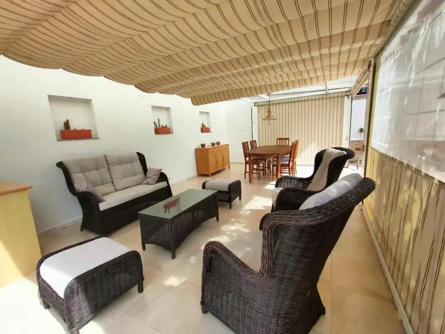 Magnífica villa con piscina La Marina-Oasis a 3km de la playa