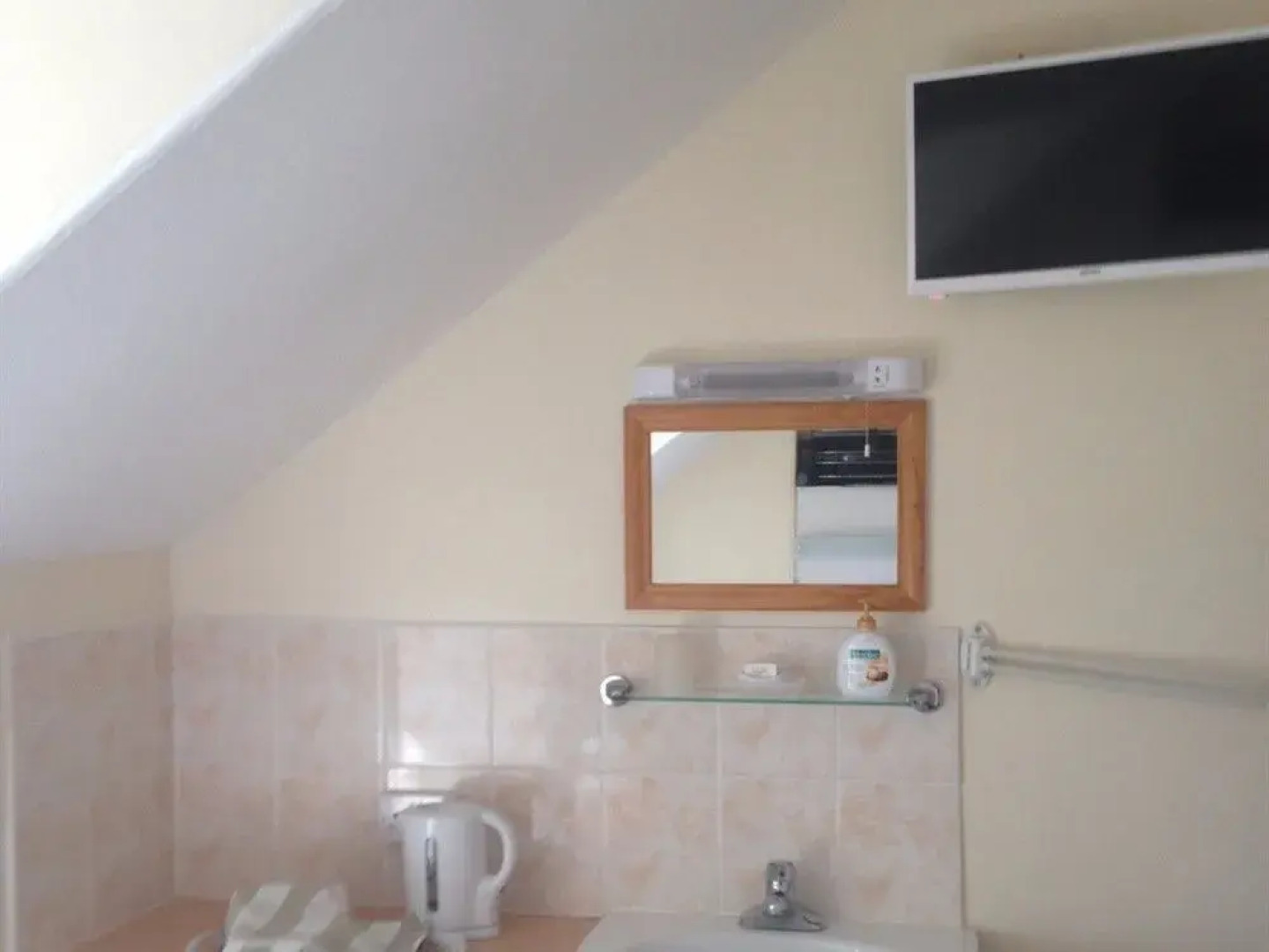 Spindrift Guest House - Adults Only