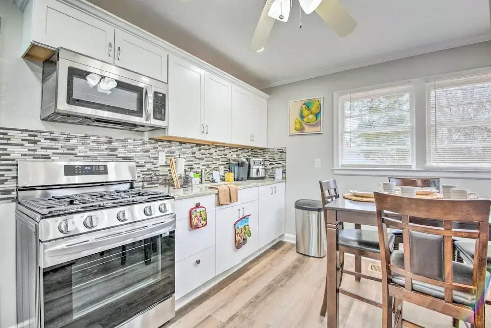 East Point Home ~ 6 Mi to Downtown ATL