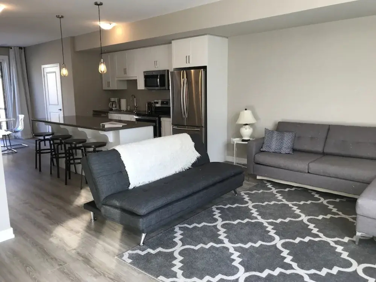 Executive Lakeview Town Home