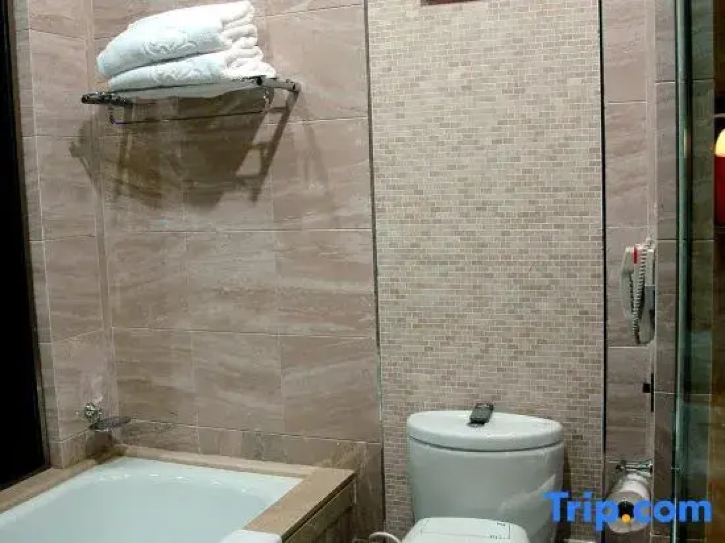 Garden Lakefront Sego International Hotel