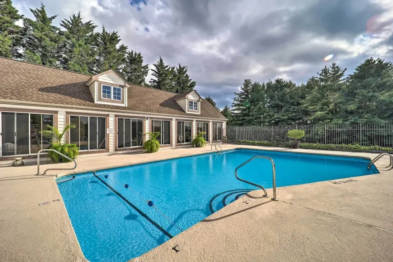 Golf, Hike & Explore: Blue Ridge Mtn Haven w/ Deck