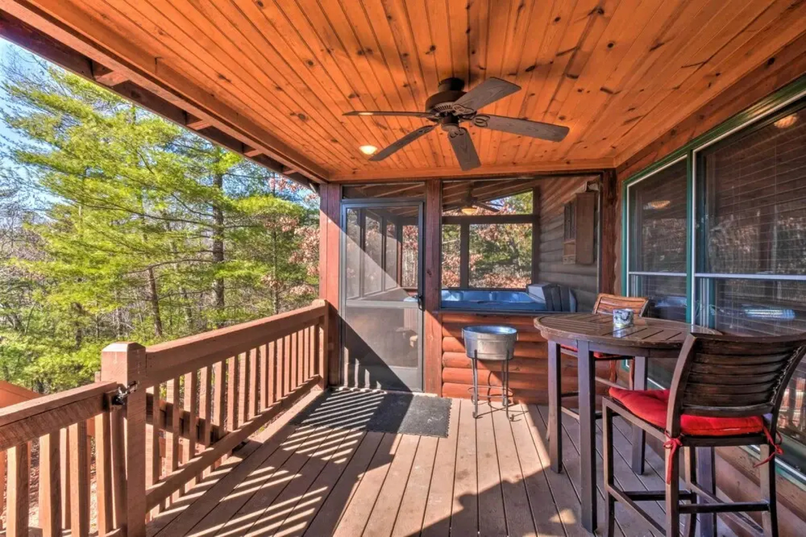 Rustic Cabin w/ Hot Tub: 2 Mi to Unicoi State Park