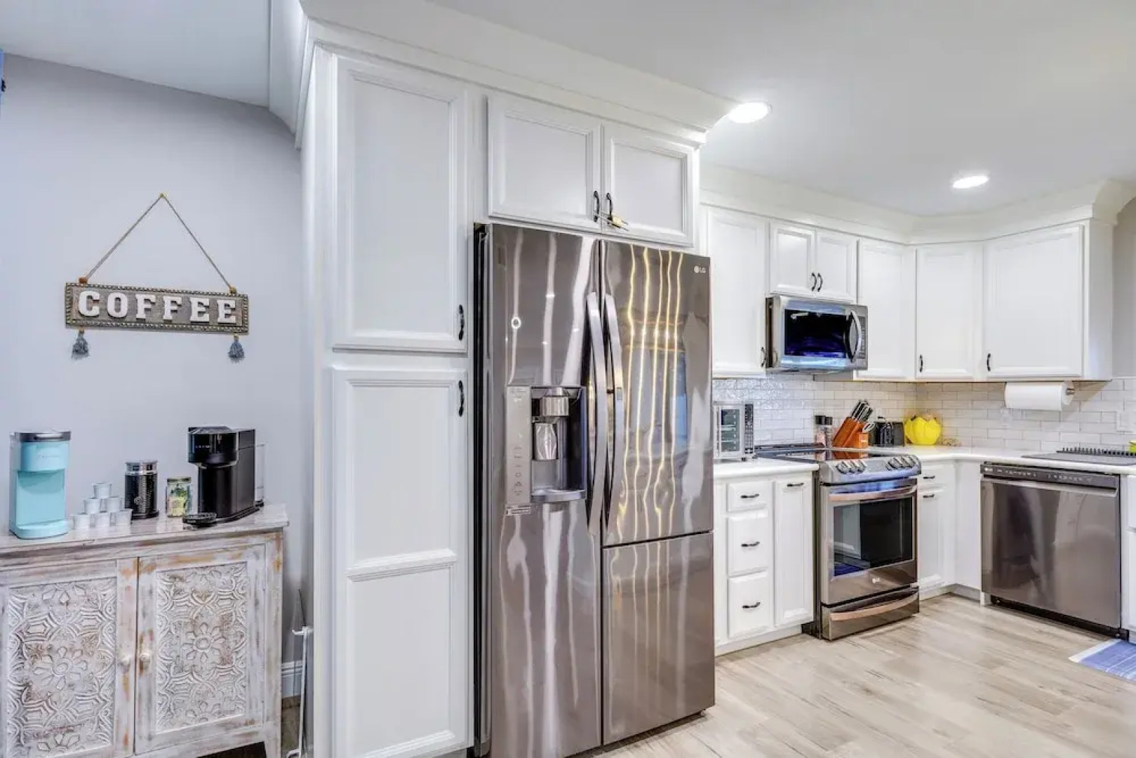 5 Mi to Beach: Jupiter Townhome w/ Pool Access