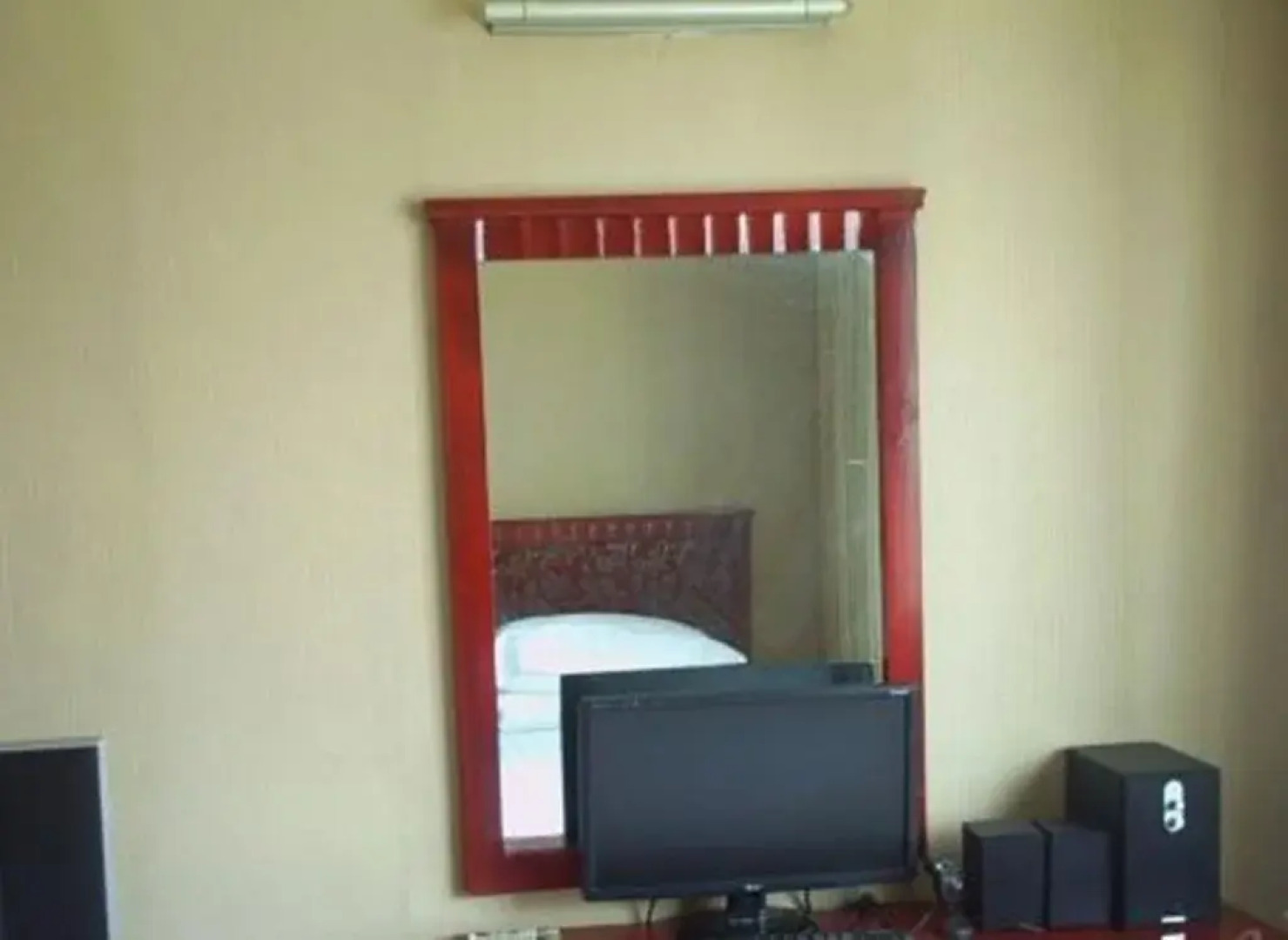 Chunse Nianhua Hotel