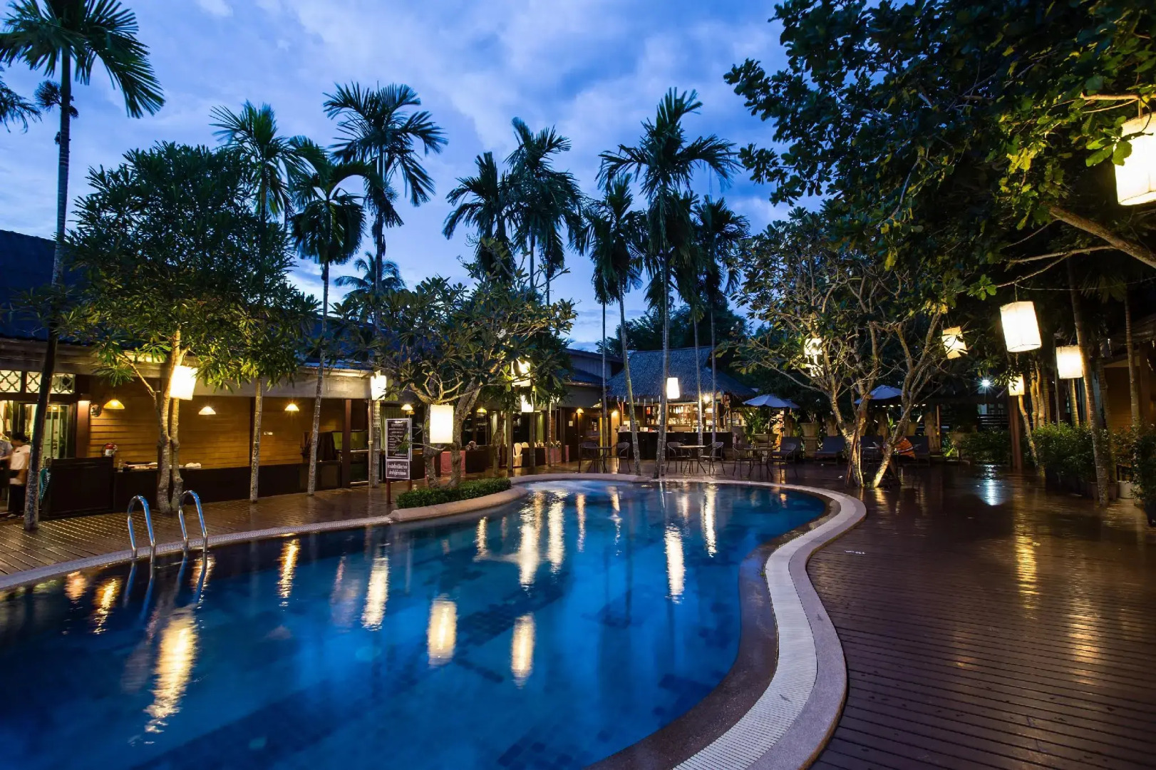 Baan Amphawa Resort & Spa