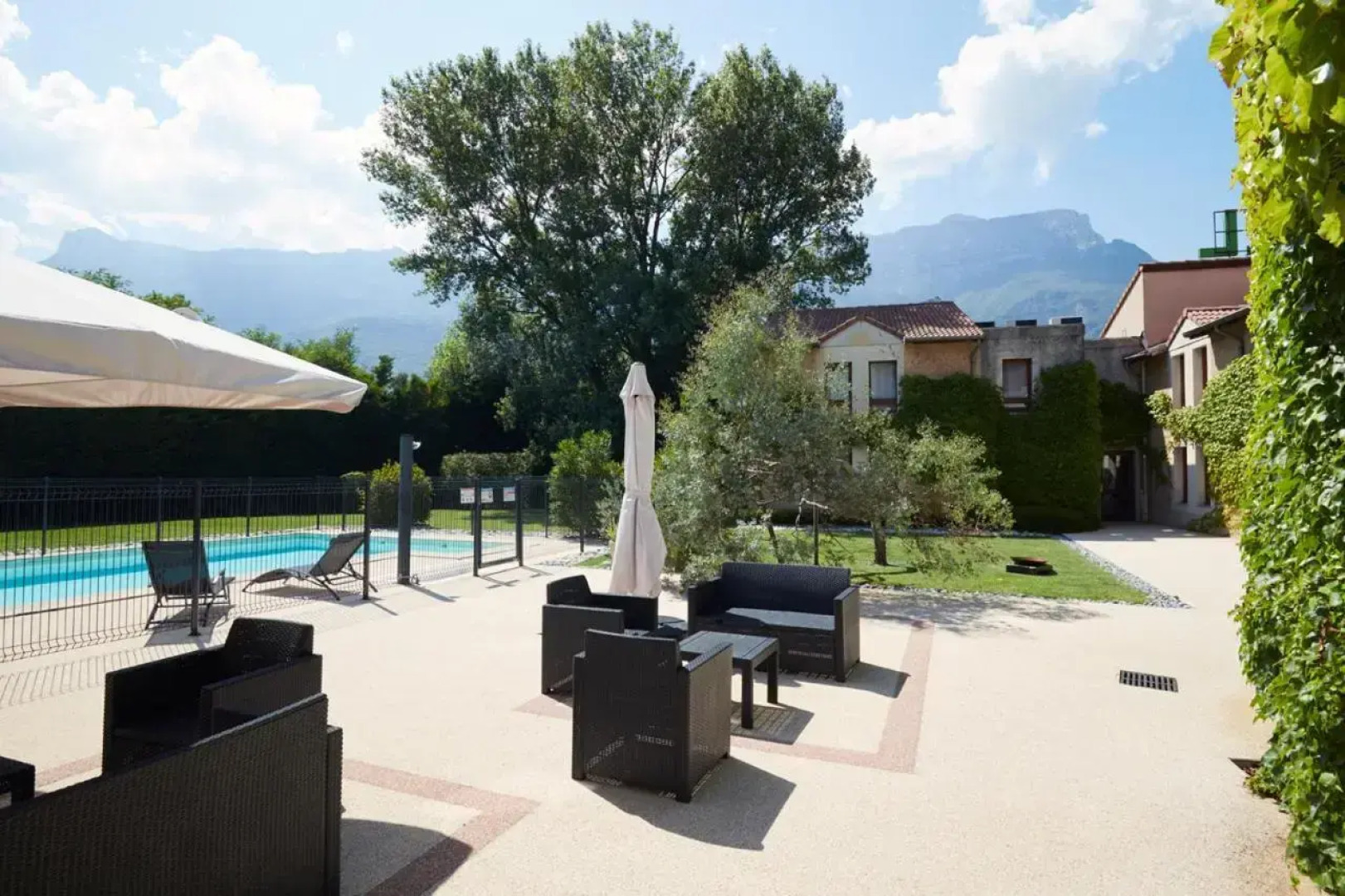 L'Hôtel des Trois Massifs