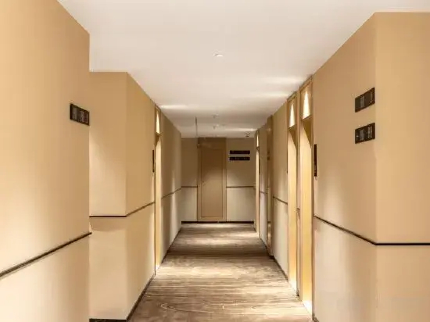 City Comfort Inn Hotel (Lingao Shopping Plaza)