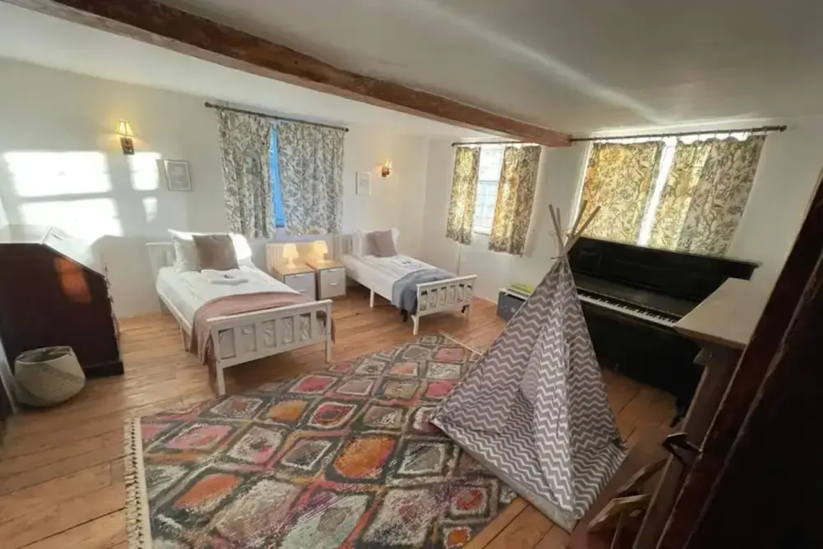 The Royal Retreat -elegant 7bdr With Garden