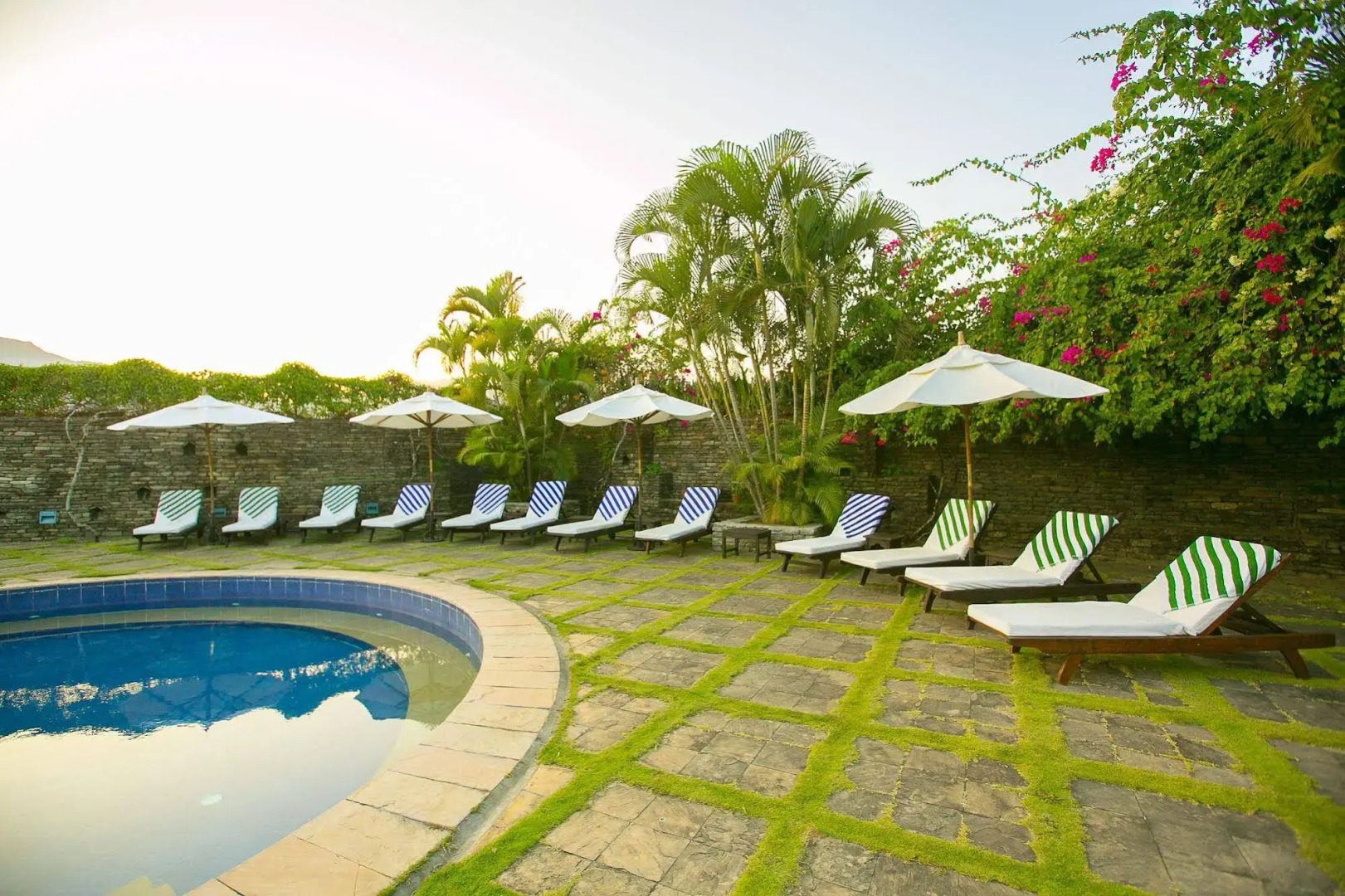 Shangri-La Village Resort