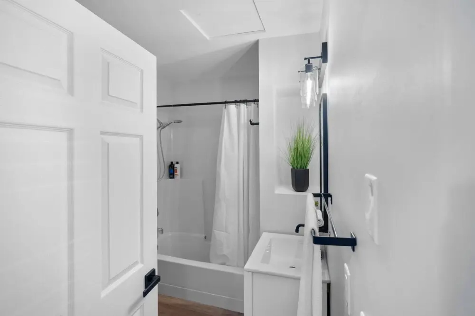 Riverside by Cowichan Lake Cottages