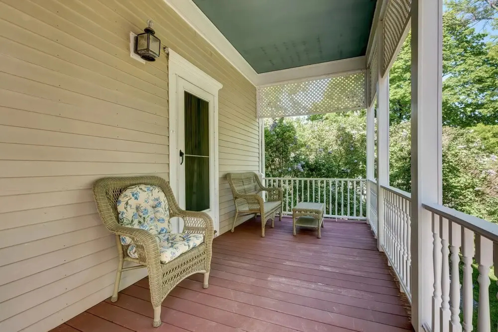 Mira Monte Inn & Suites