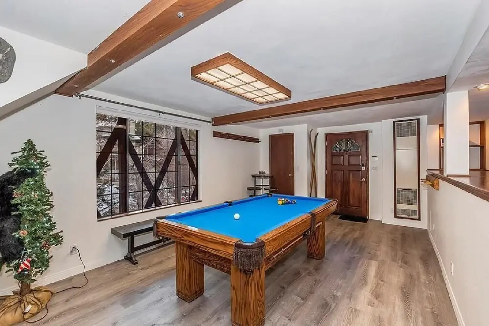 027 - Gold Mountain Getaway