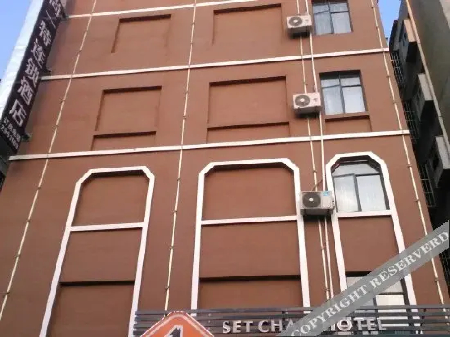 SET Chain Hotel (Xiangyang Yiwu Trade City)