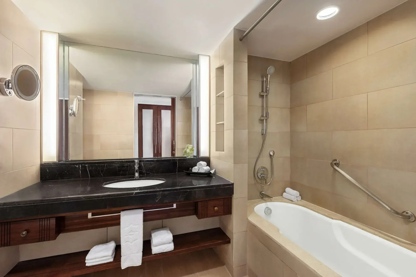 Shangri-La Mactan, Cebu