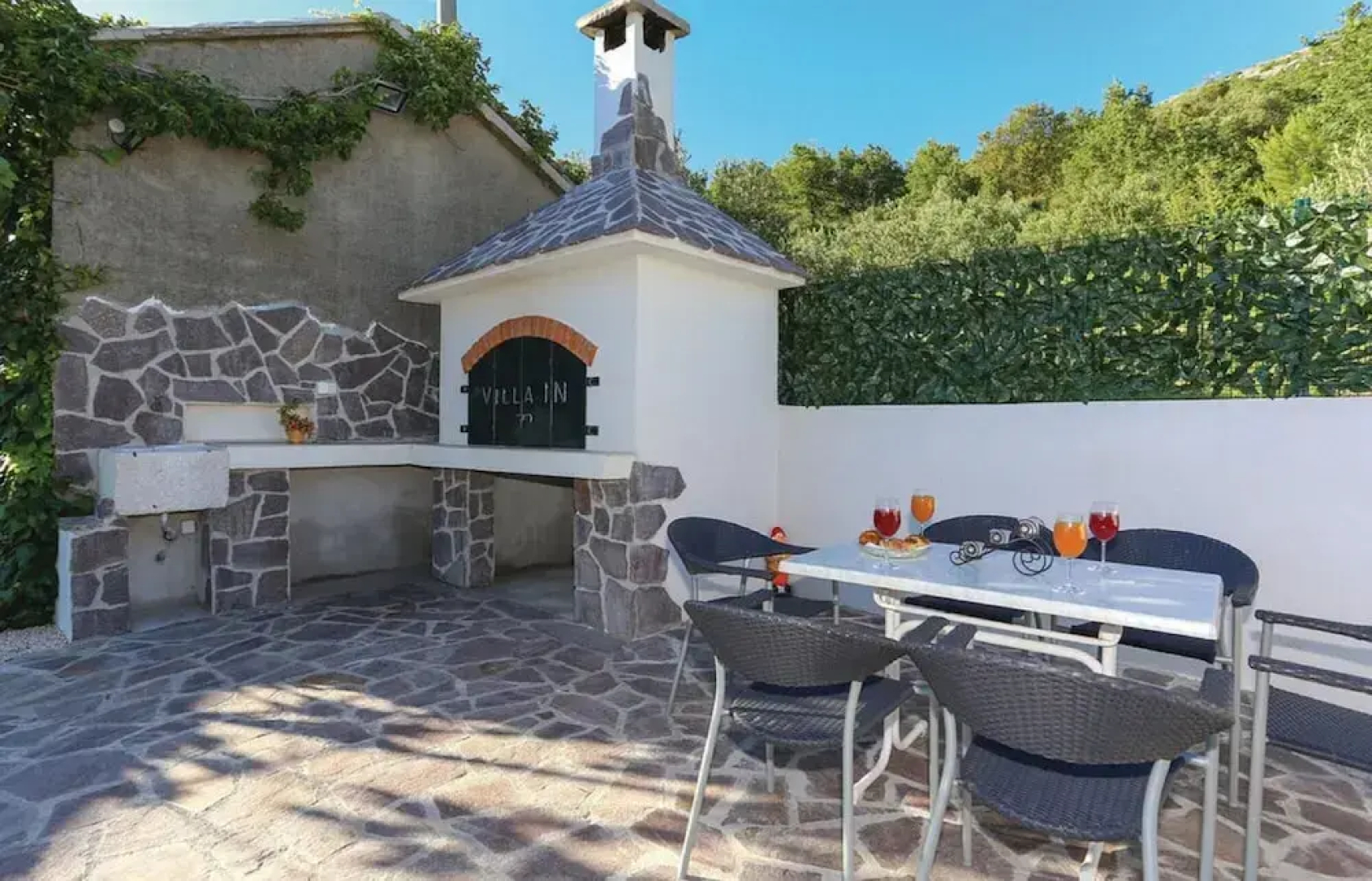 Apartment Villa IN - Four-bedroom Apartment With Private Pool ID Direct Booker 12968