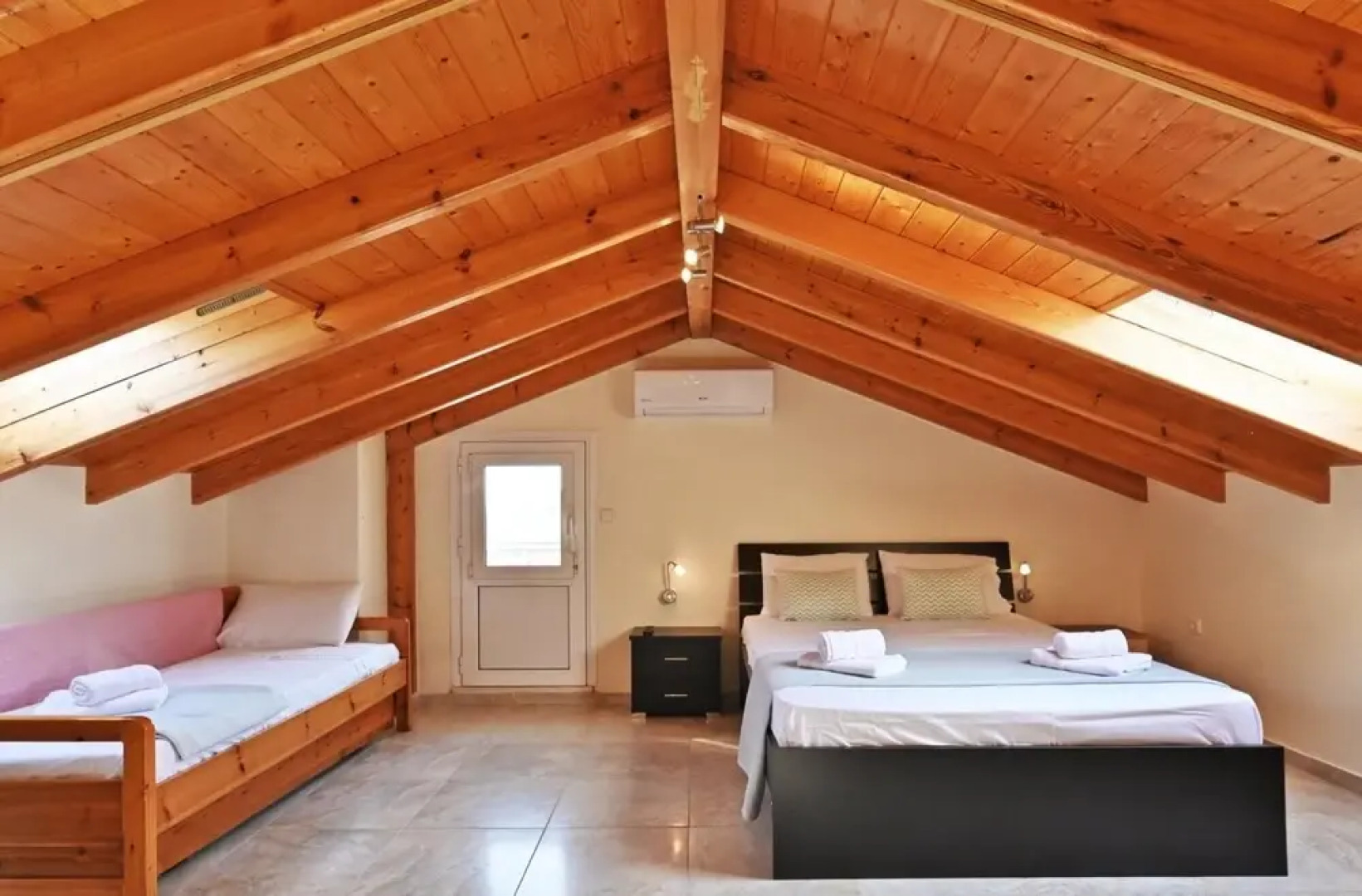 Villa Iris by Travelpro Services- Agios Mamas