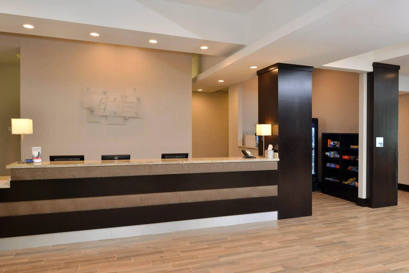 Holiday Inn Express & Suites Austin South by IHG