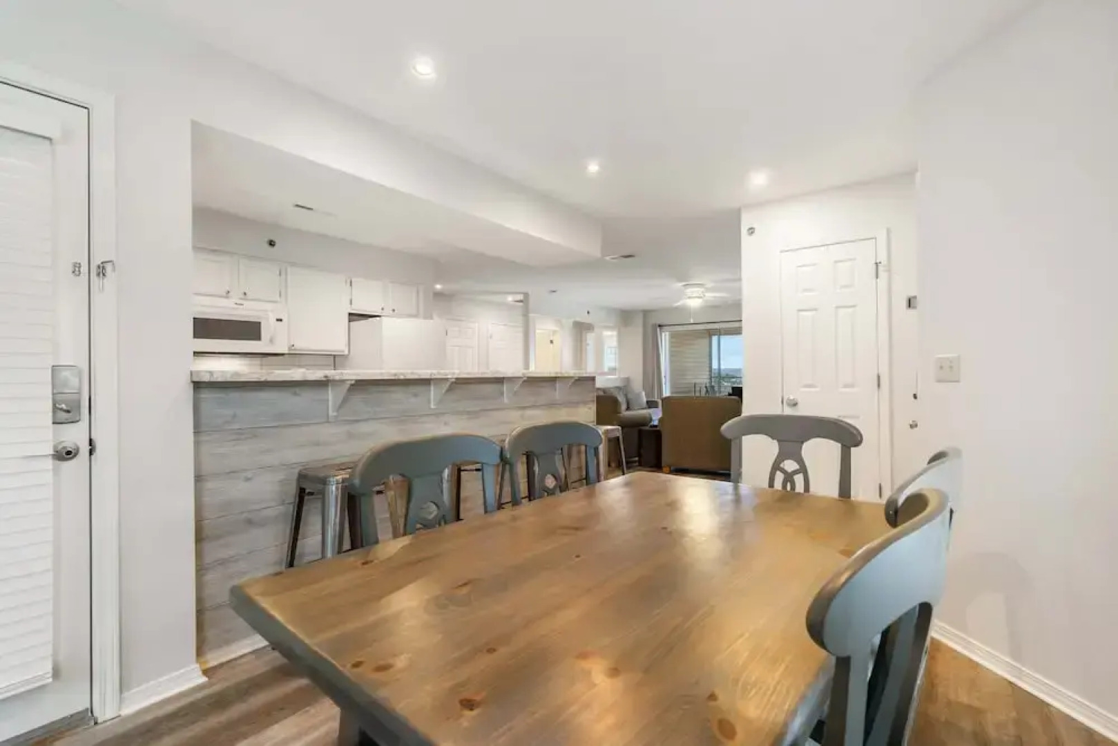 Ozark Mountain Oasis For 7!