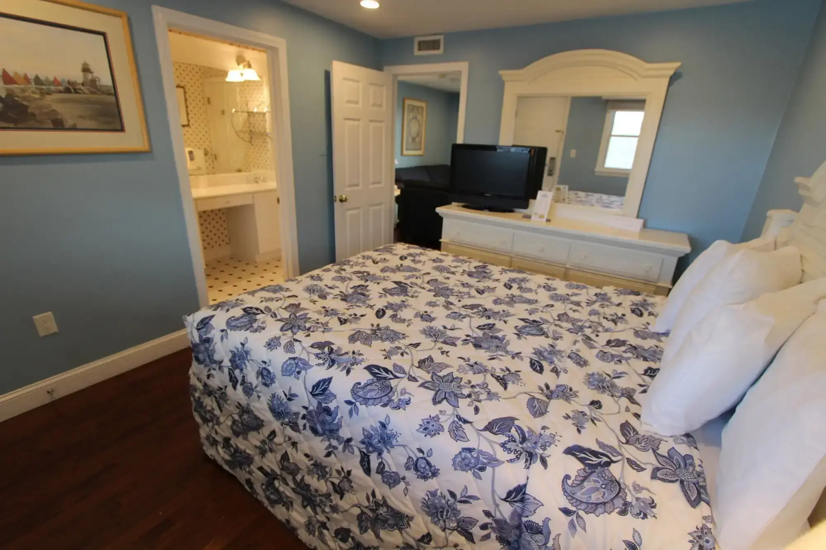 Edgewater Beach Resort, a VRI resort