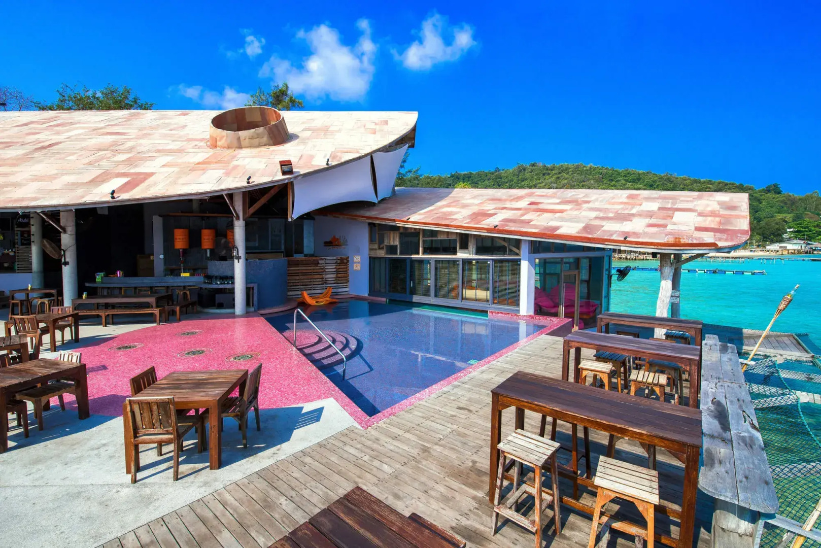 Bar And Bed (sleepless Society @ Samed)