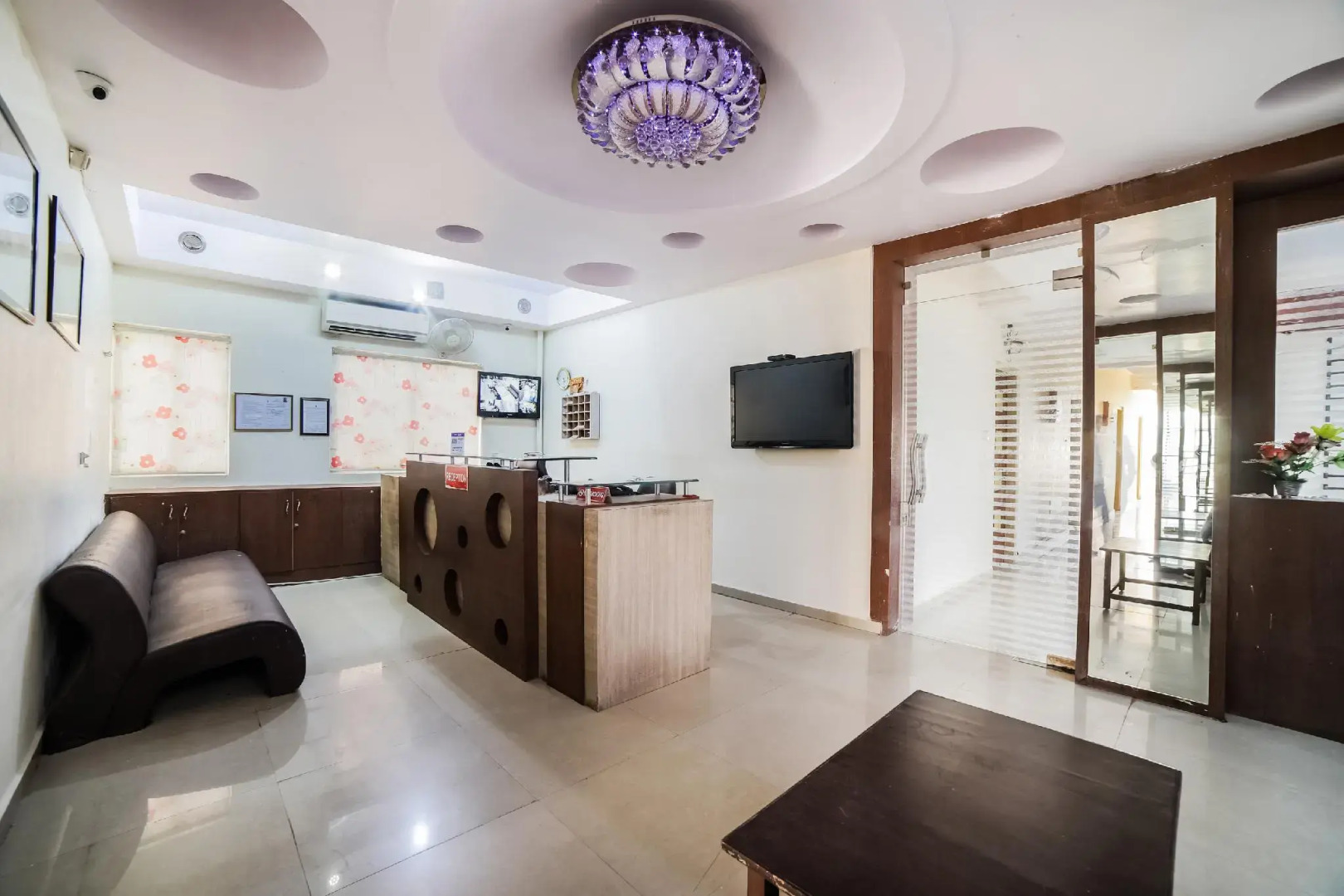 OYO 46123 Seven Days Hotel And Restaurants