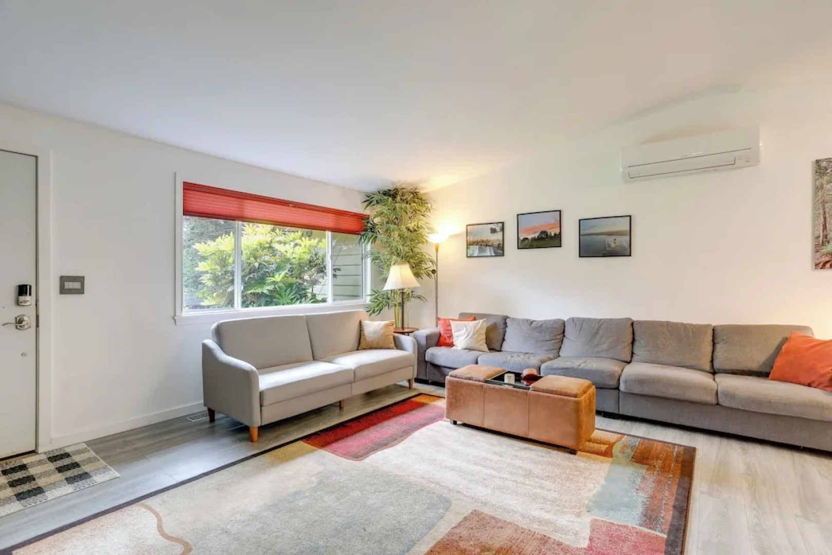 Pet-friendly Sammamish Home w/ Deck ~ 3 Mi to Lake