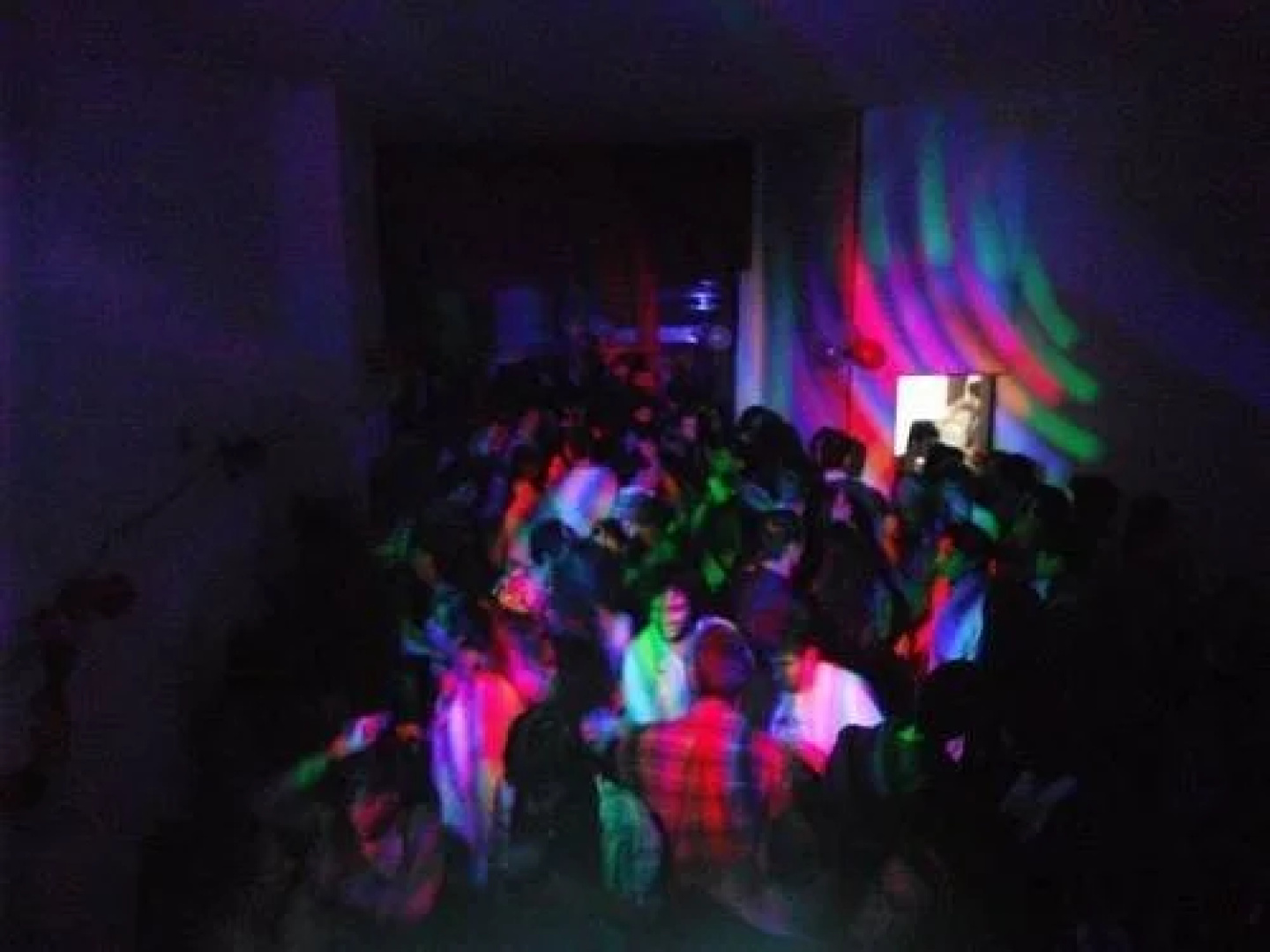 Happy Happy hostel