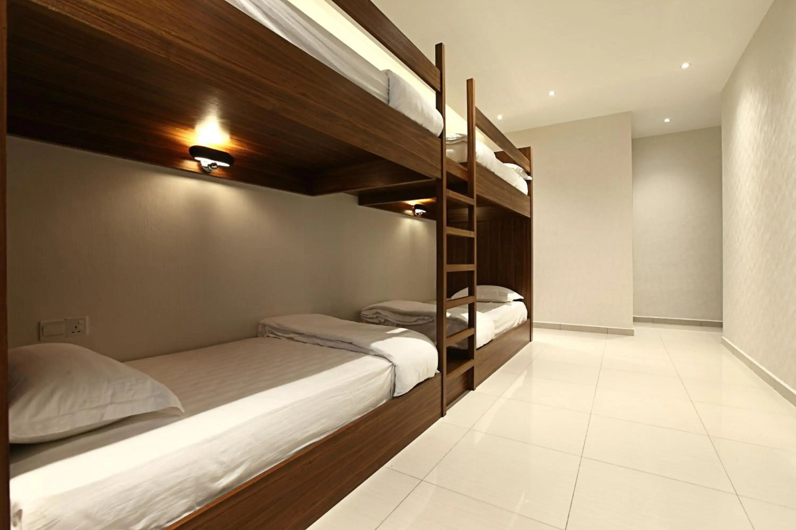 Sri Enstek Hotel - KLIA