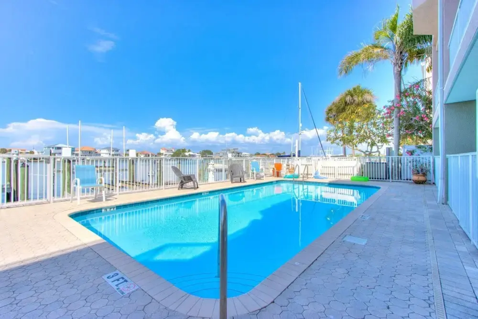 Bayway Luxury Townhome 4 Bedroom Townhouse by RedAwning