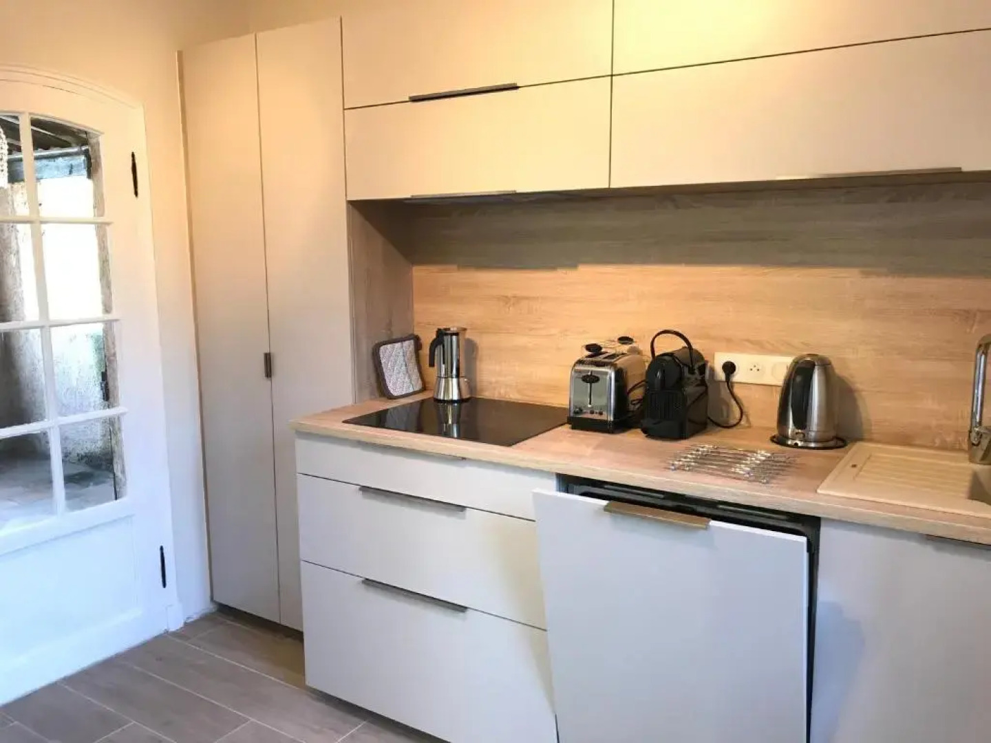 06D - Appartement spacieux avec terrasses, jardin et piscine