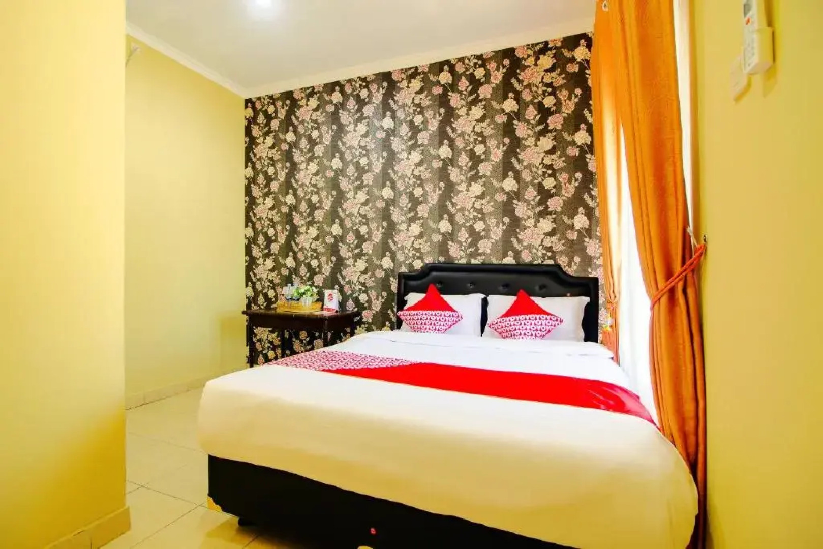 OYO 1533 The Paris Ocean