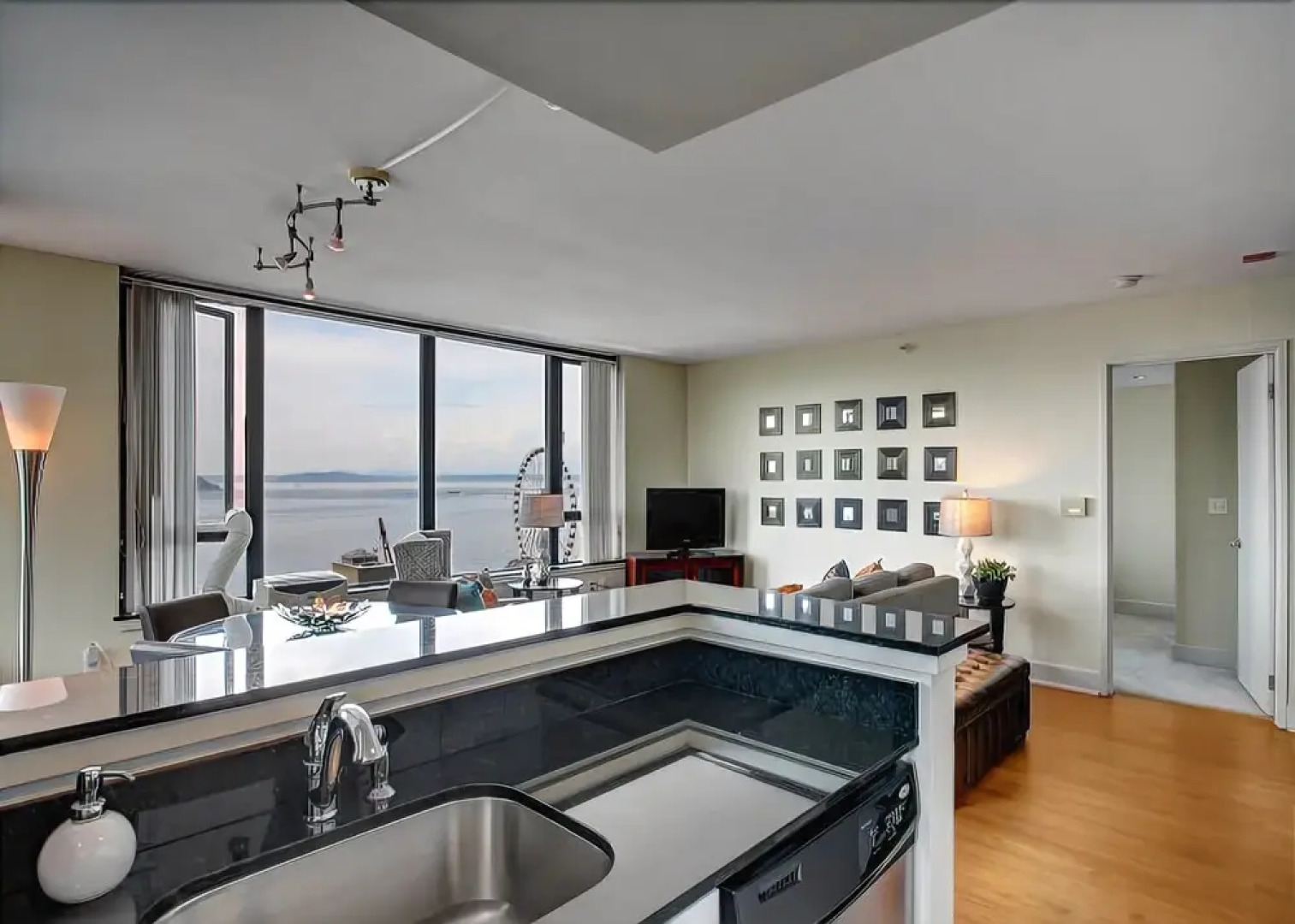 Harbor Steps Sound View Suite - Two Bedroom Apartment with Balcony