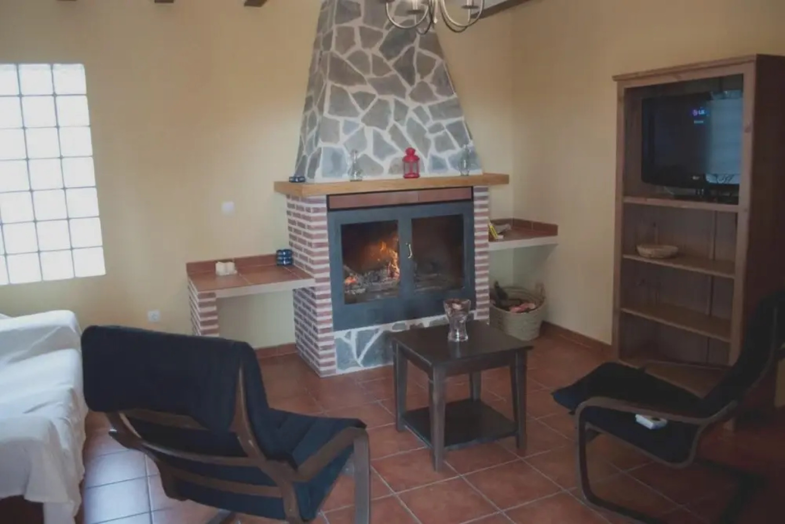 House With 4 Bedrooms in Yeste, With Wonderful Mountain View, Pool Access and Enclosed Garden