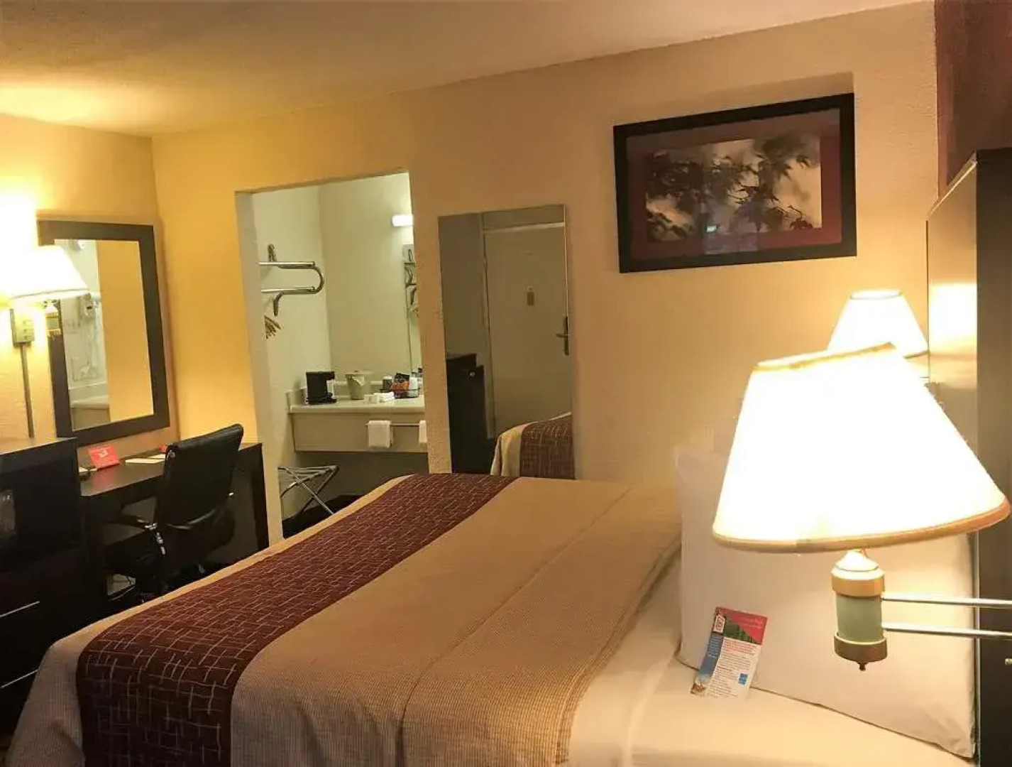 Red Roof Inn & Suites Battle Creek