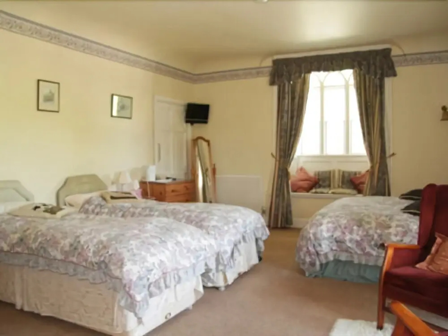 Somerton Court Country House