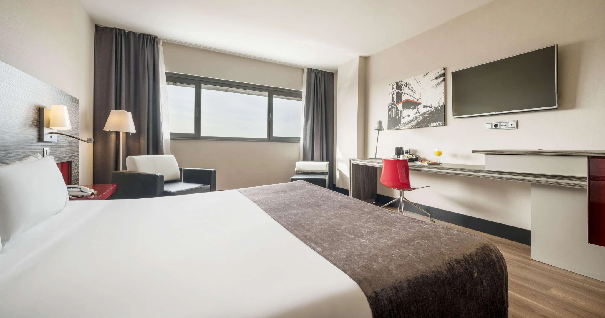 Отель ILUNION Barcelona