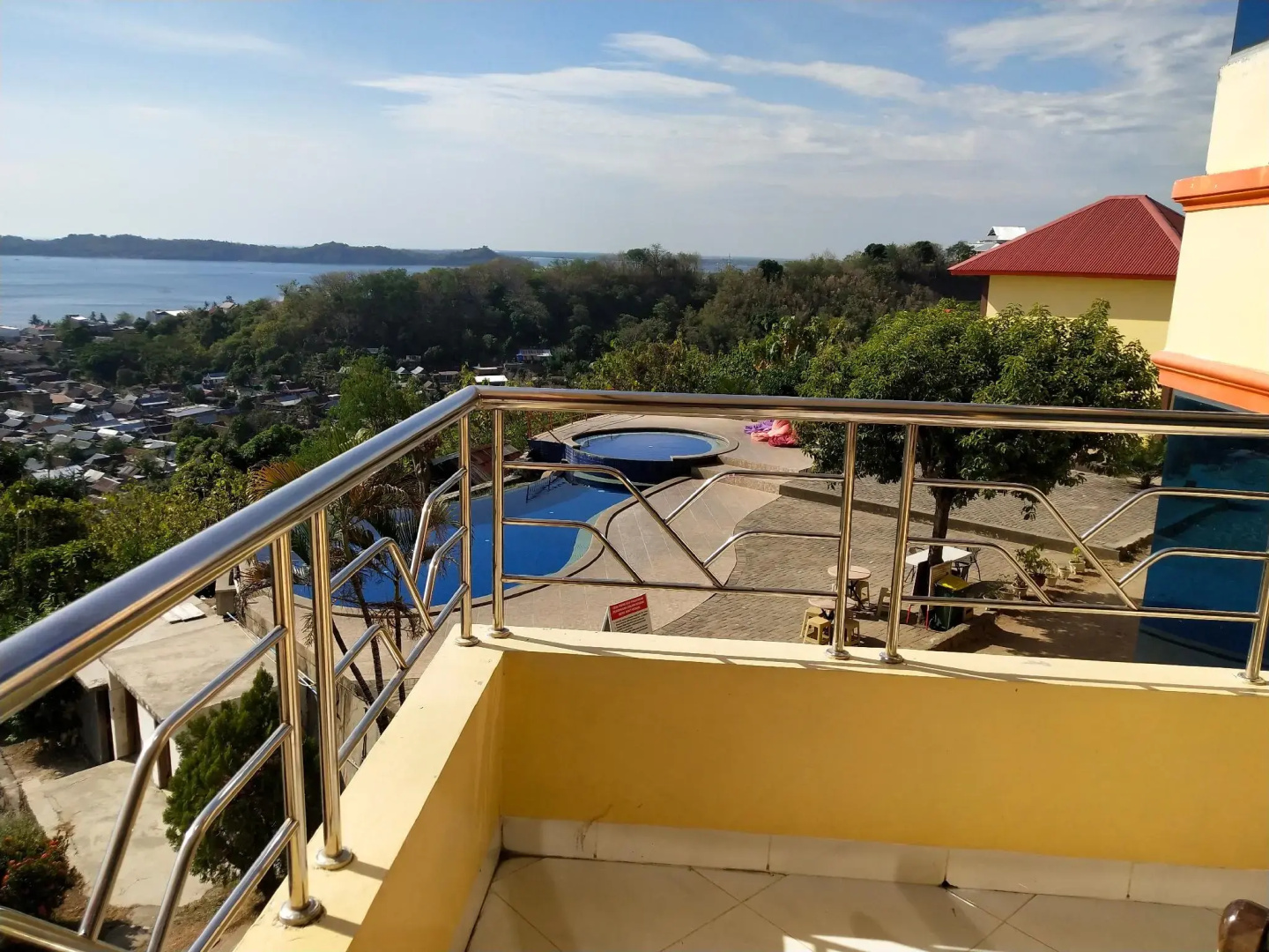 BUKIT KENARI Hotel & Restaurant