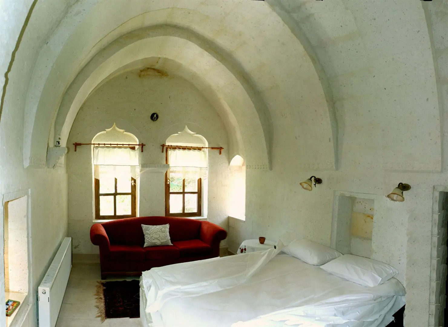 El Puente Cave Hotel