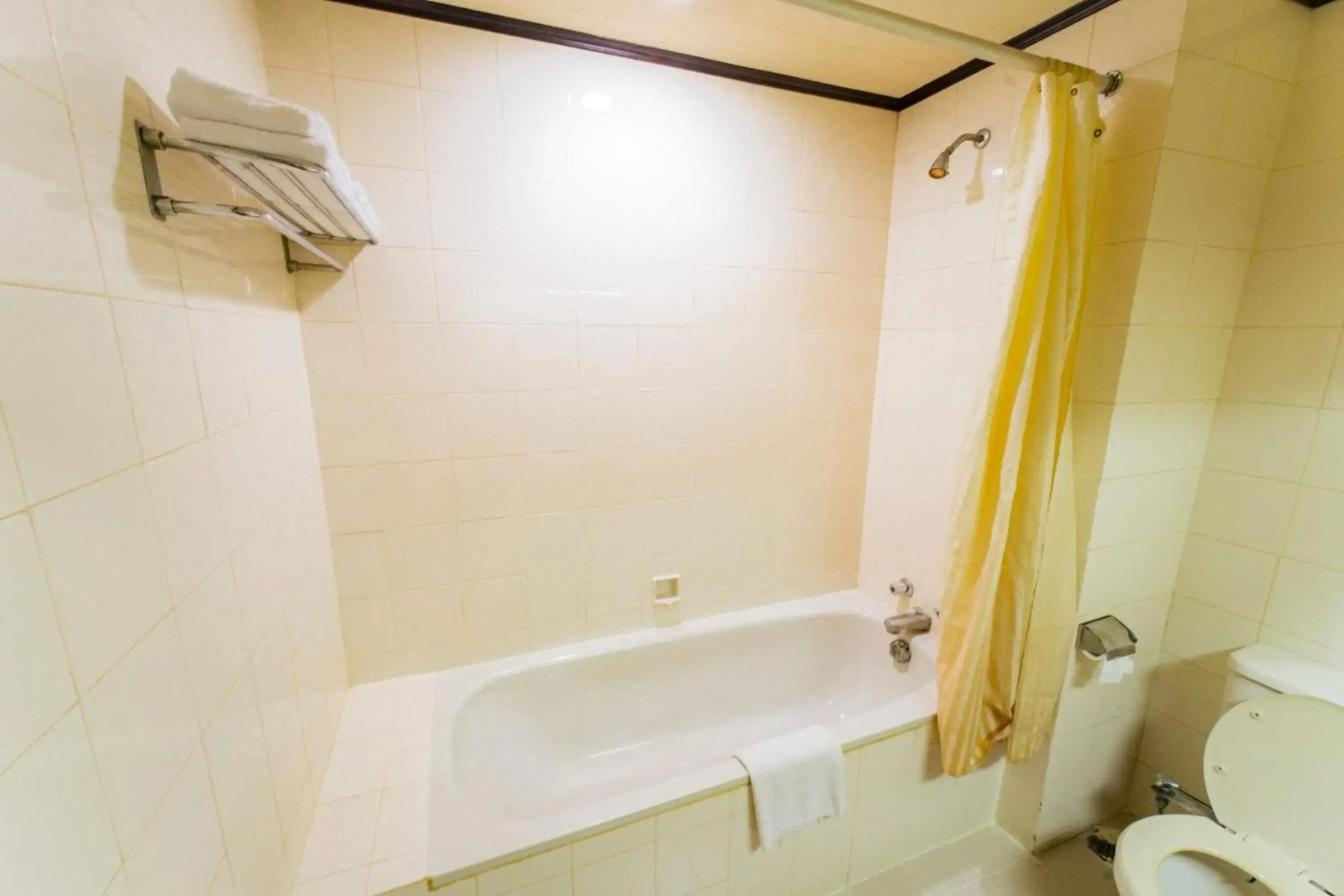Capital O 1735 Adika Bahtera Hotel