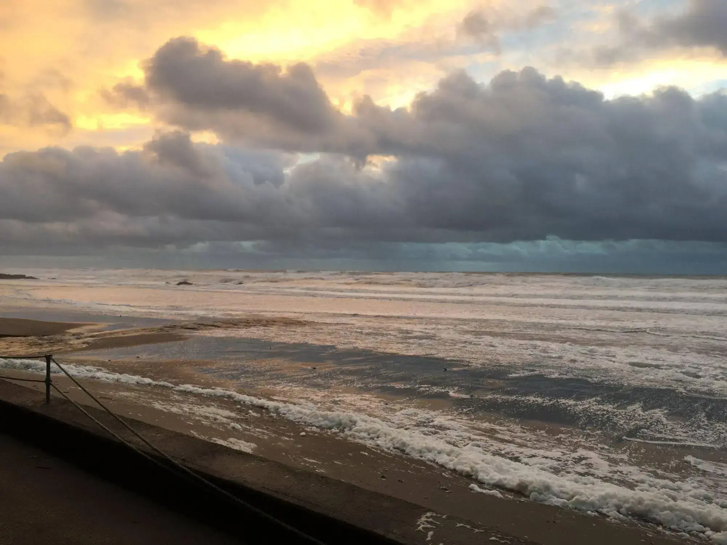 The Sandcastle Beachfront Hotel