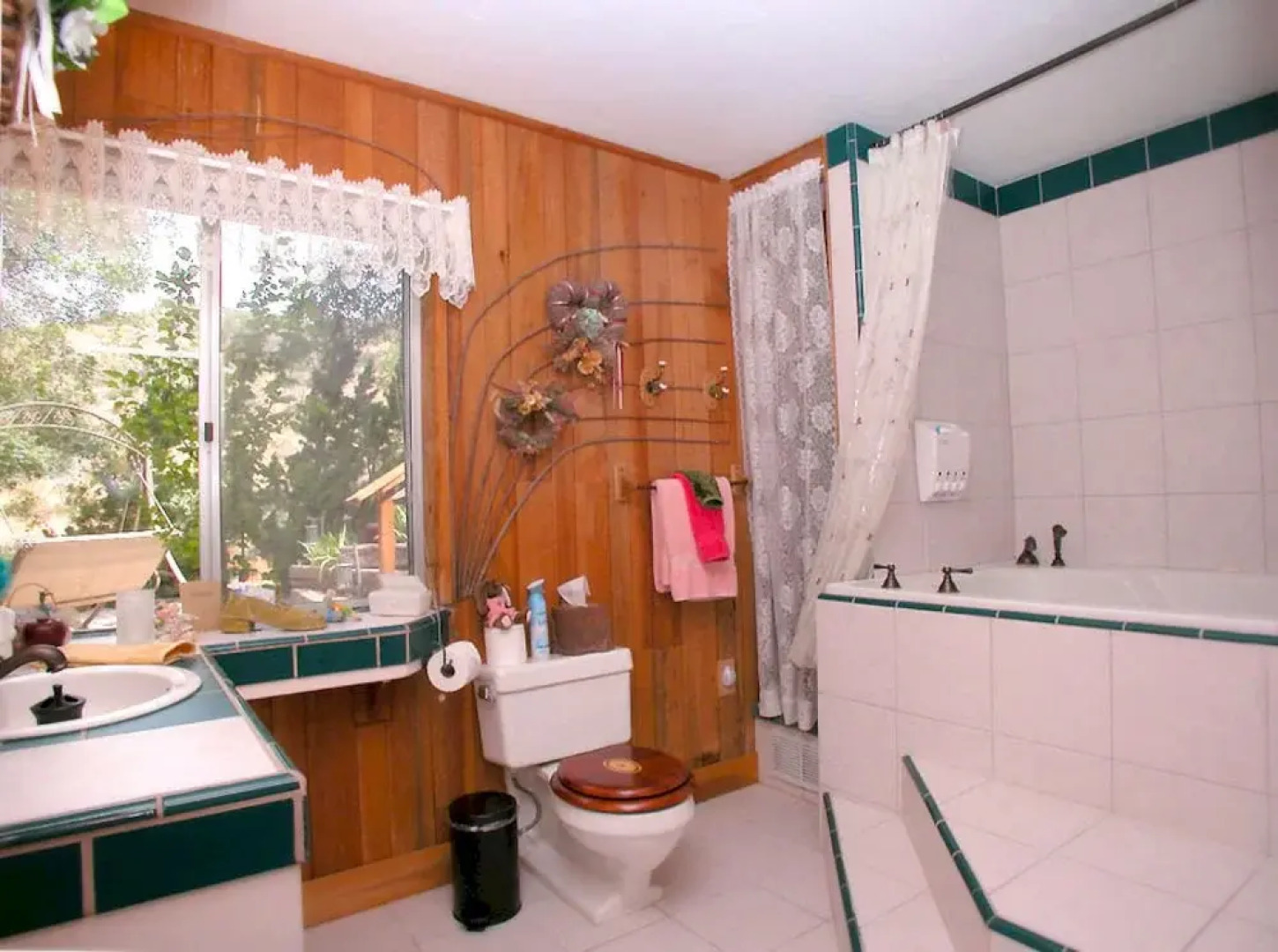 Wikiup Bed and Breakfast