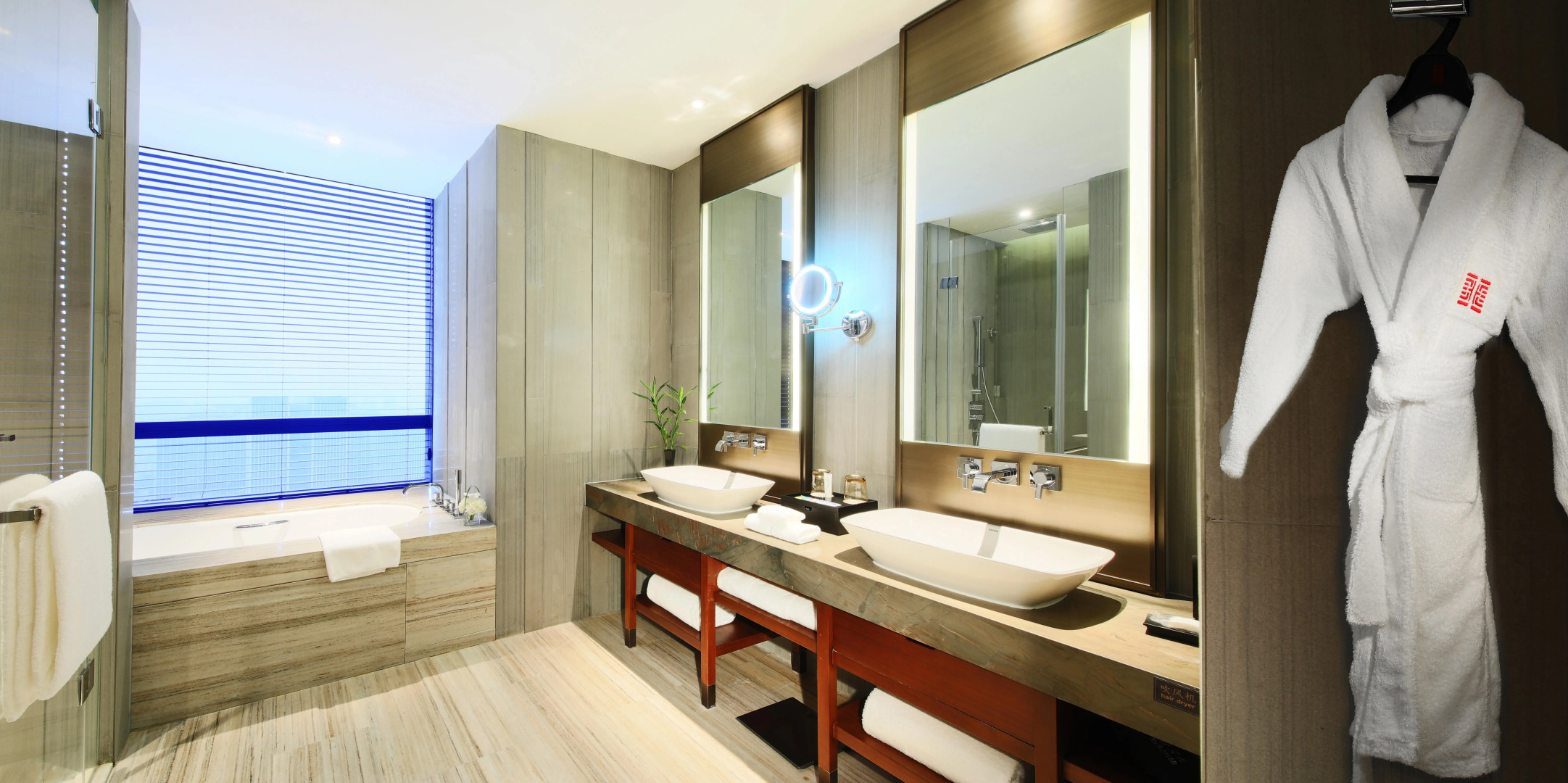 HUALUXE Wuxi Taihu by IHG