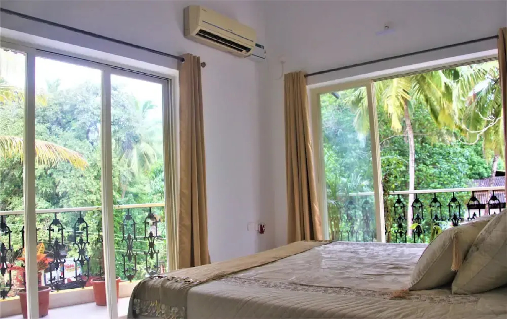 Sky Penthouse Vagator