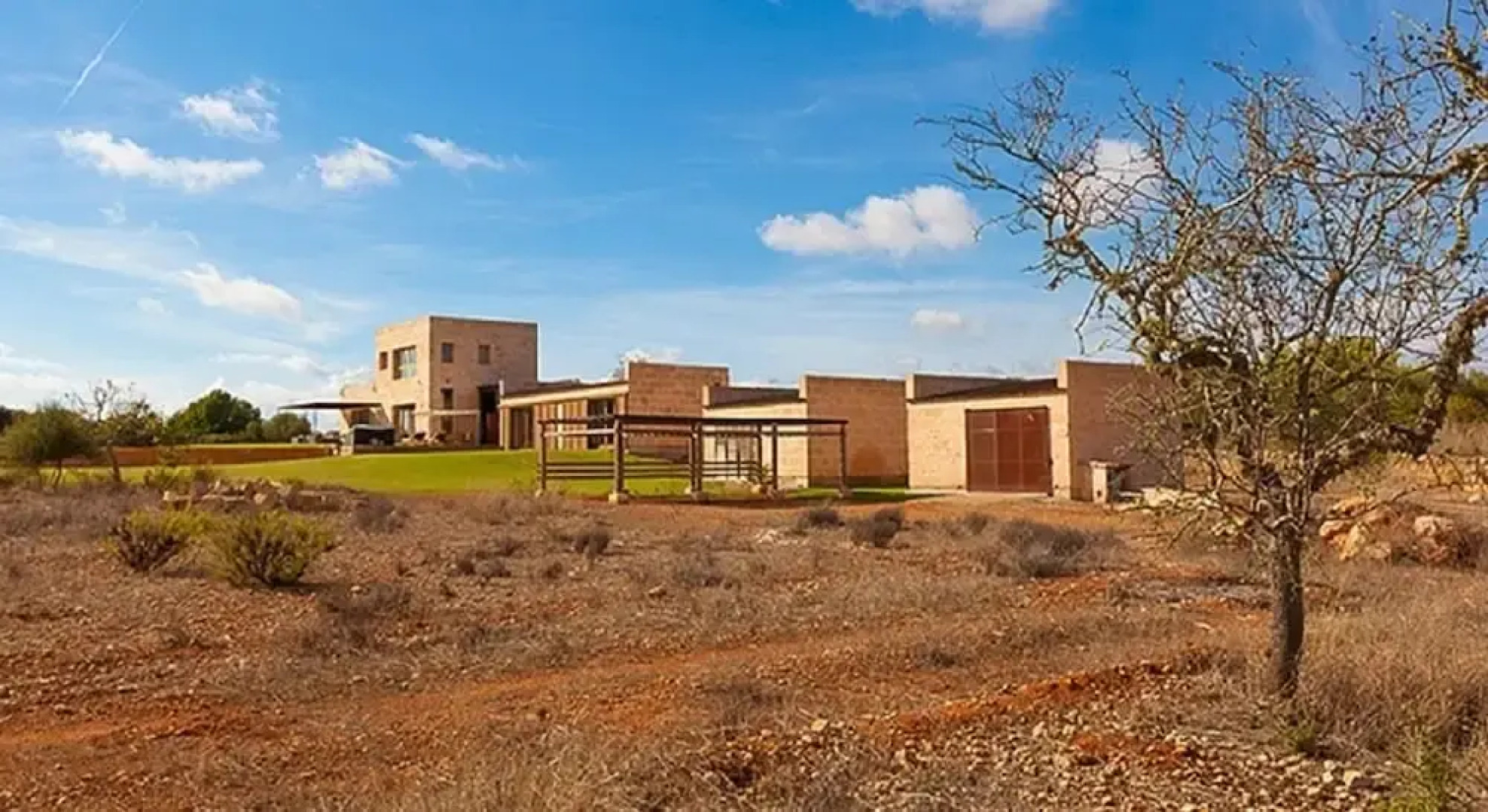 Residence By G Son Covas