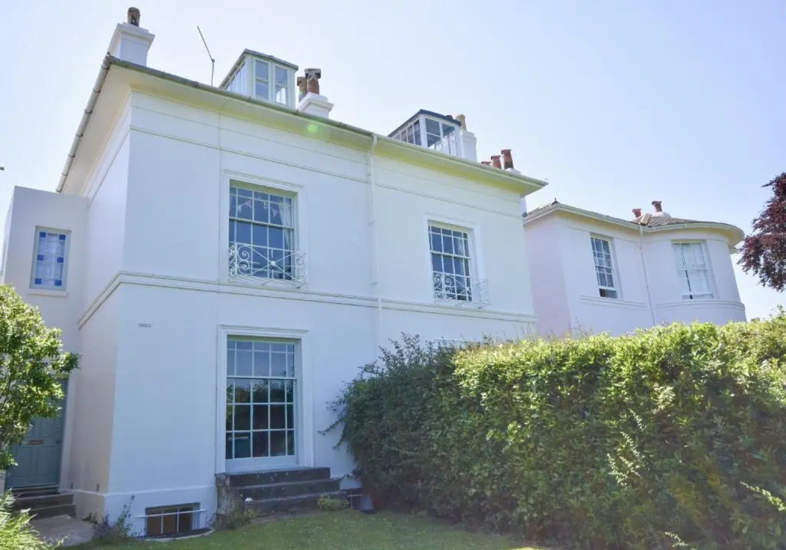 Arden Villa Sleeps 8 Moments From the Golden Sandy Beach of Ryde