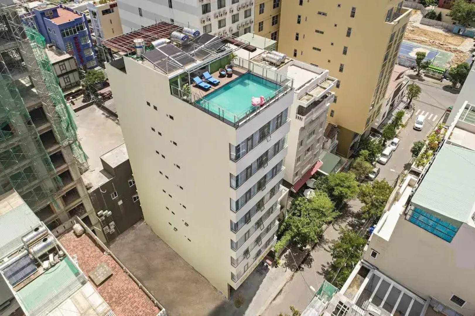 Celina Hotel & Apartment