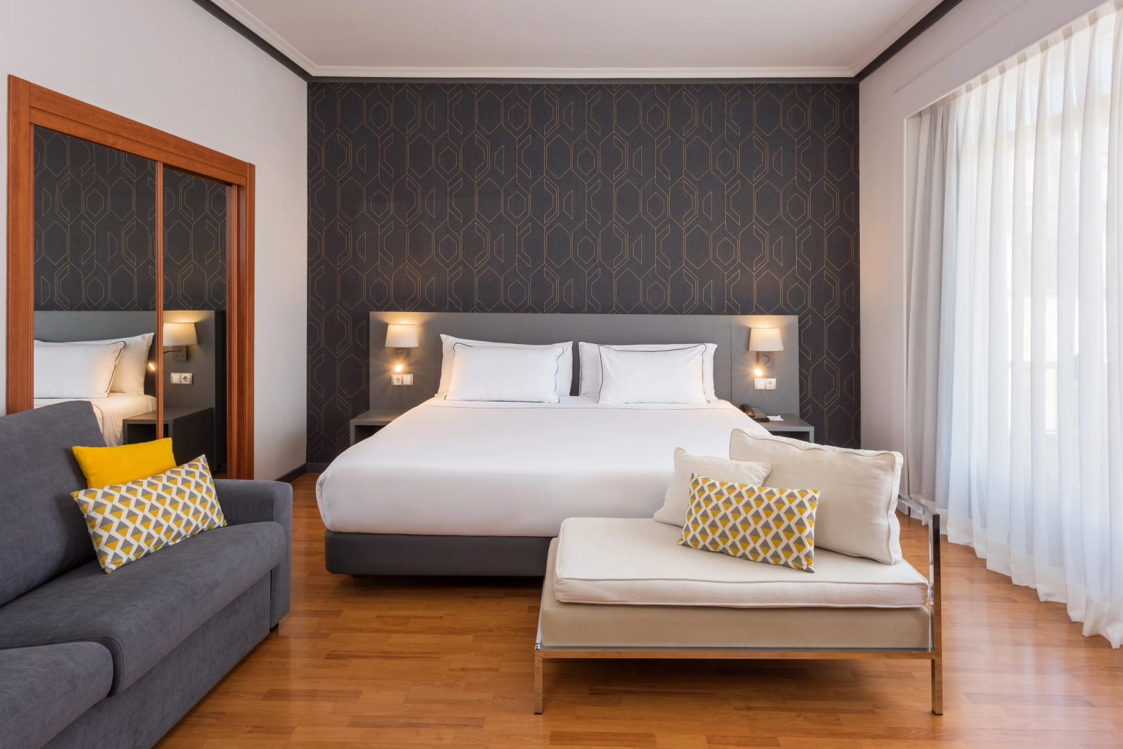Hotel Madrid Plaza de España Affiliated by Meliá